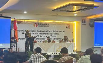 Kegiatan Pelatihan penulisan berita Bawaslu provinsi Jawa Timur
