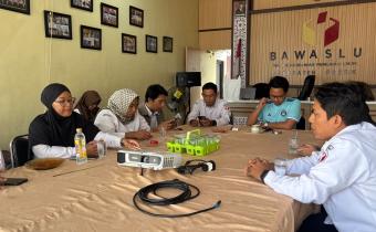 Rapat internal bawaslu gresik
