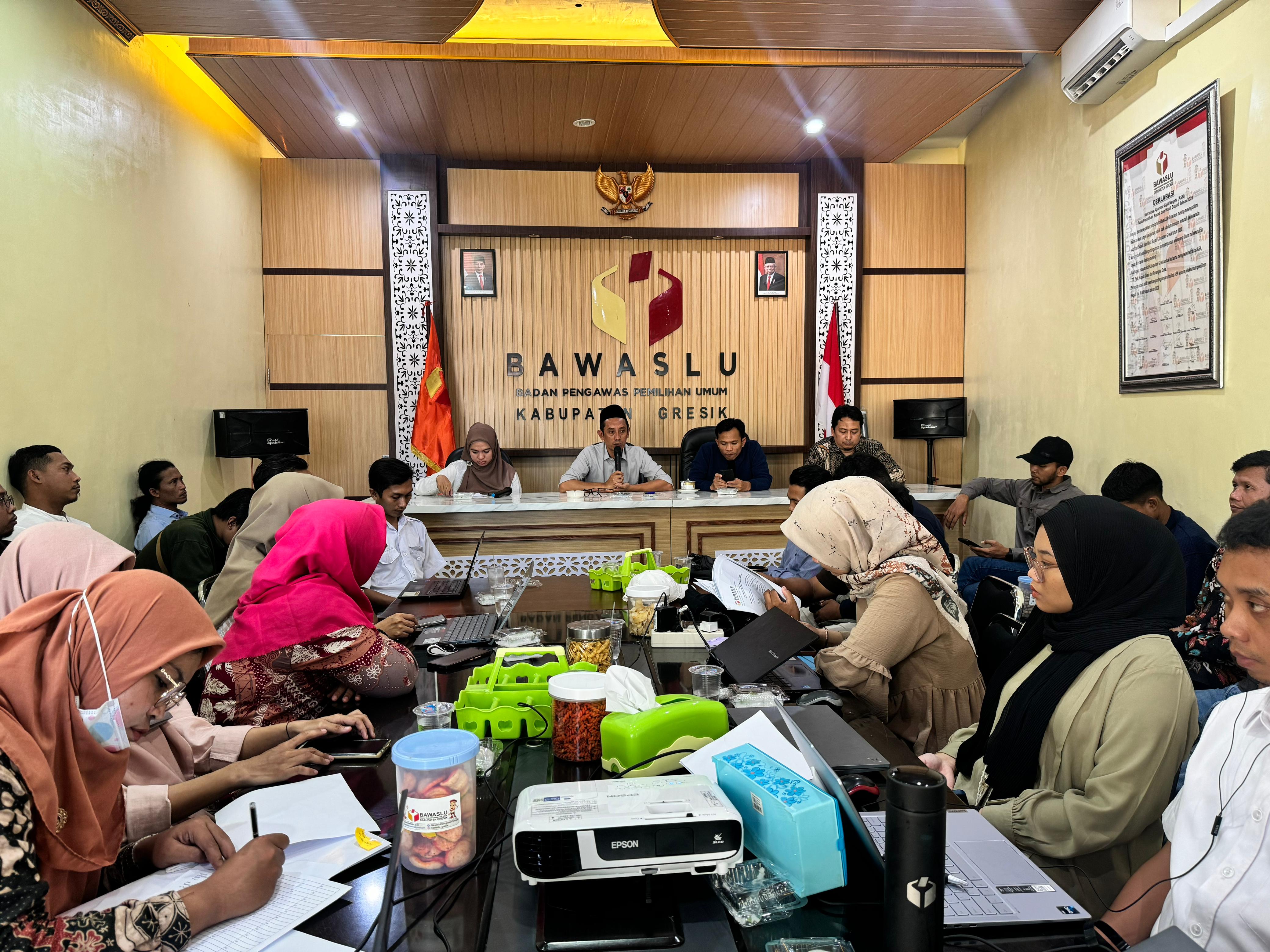 Bawaslu Gresik dalam Rapat Persiapan penyusunan Daftar Pemilih Hasil Pemutakhiran