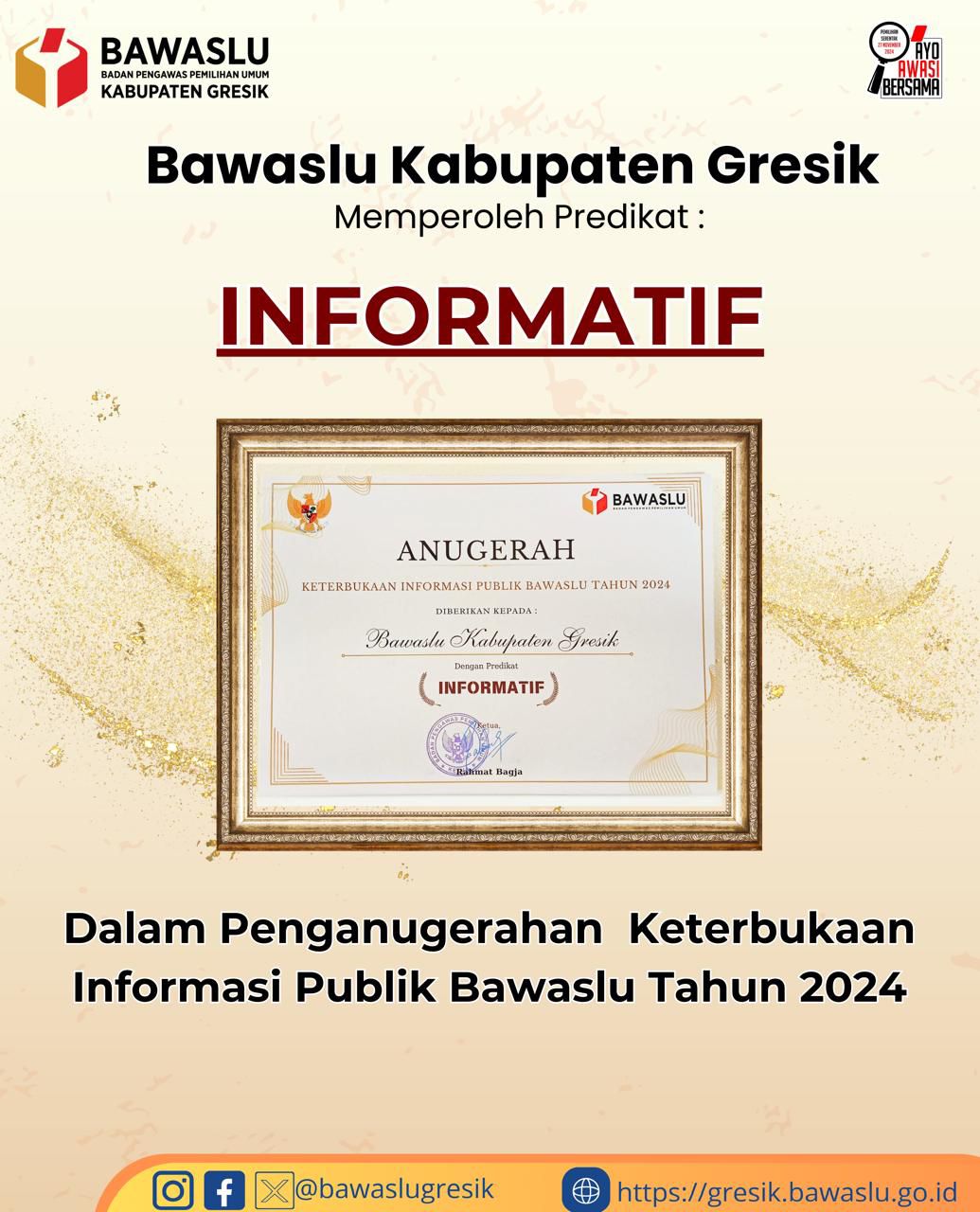 piagam penghargaan Bawaslu Gresik Predikat Informatif