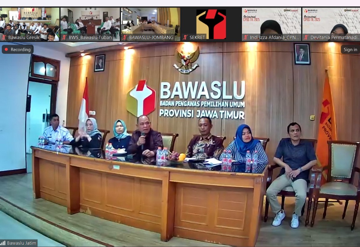 bawaslu gresik mengikuti rapat daring konsolidasi organisasi sejawa timur