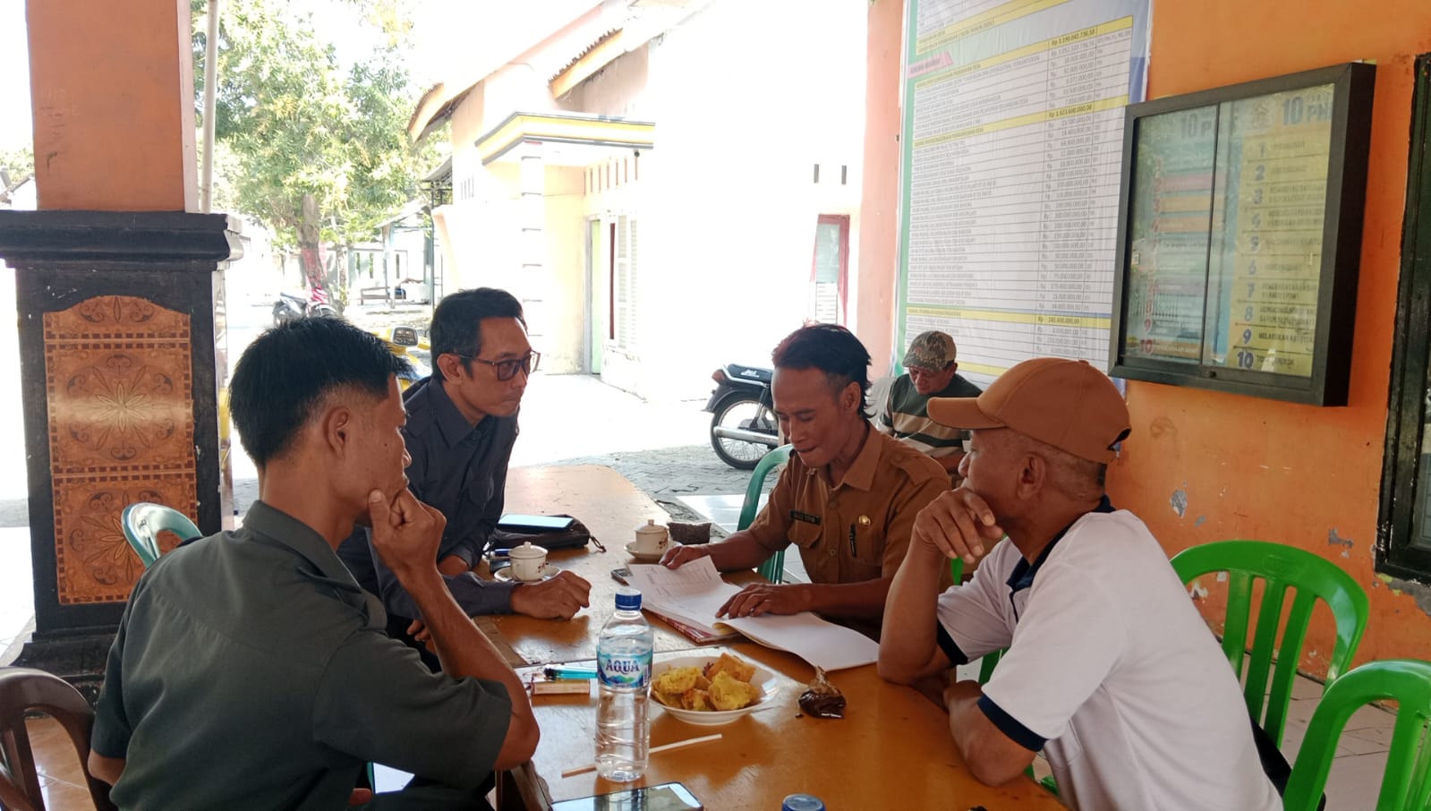 Rozikin lakukan uji petik di desa Babatan Balongpanggang