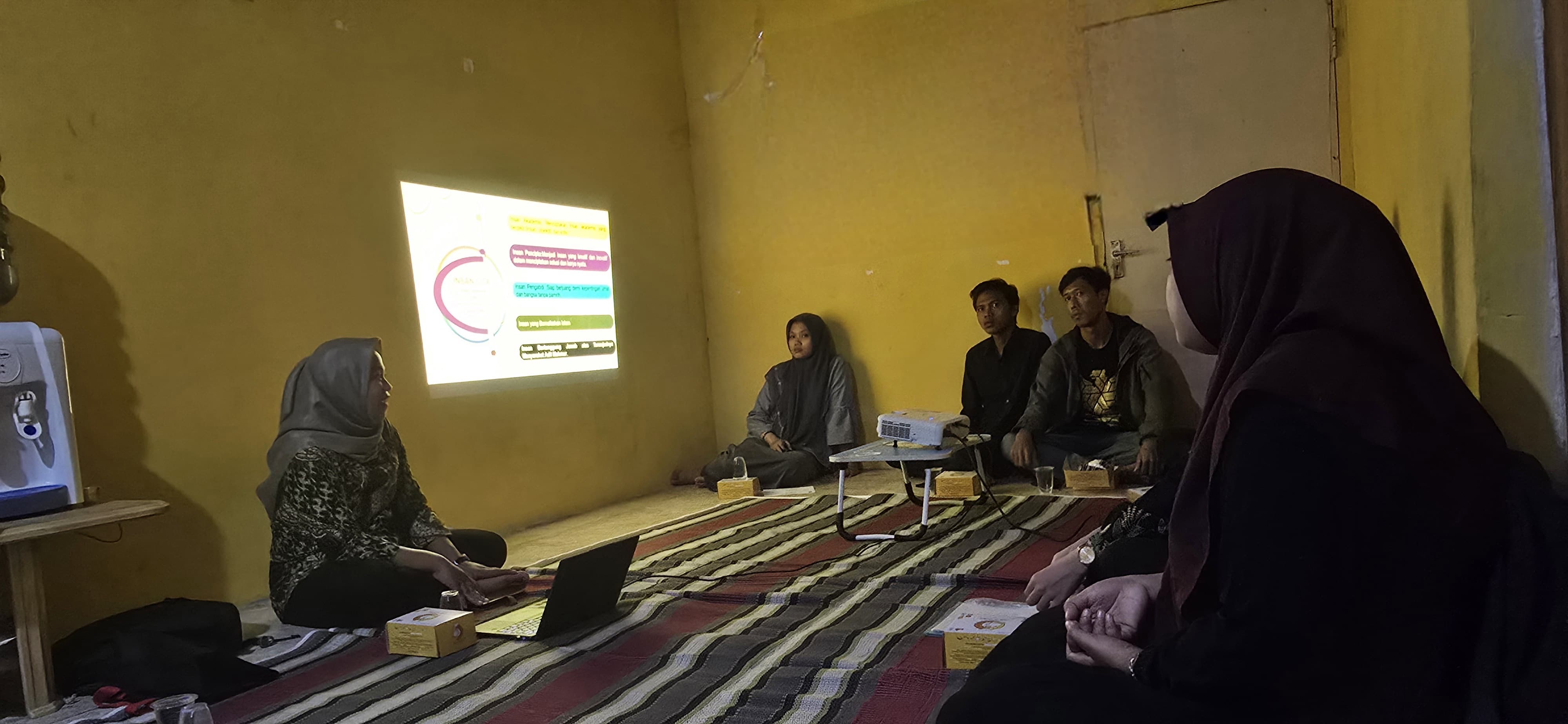 Rofa'atul Hidayah dalam diskusi hukum