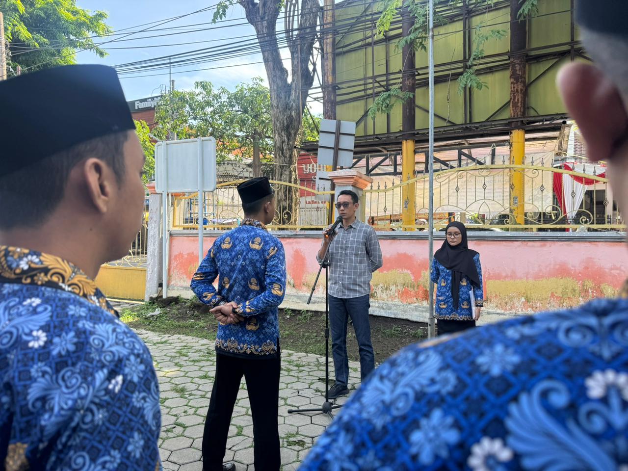 Rozikin, Koordinator Divisi Penanganan Pelanggaran dan Data Informasi