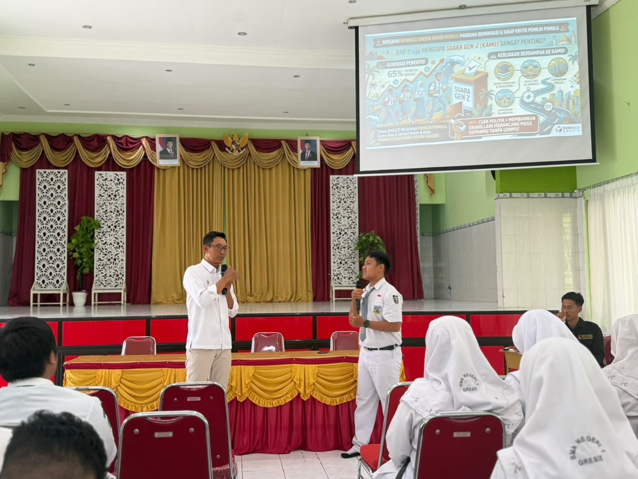 Bawaslu Gresik Goes to School