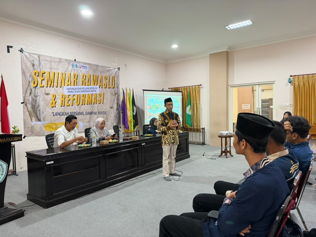 Sosialiasi pengawasan partisipatif di UQ