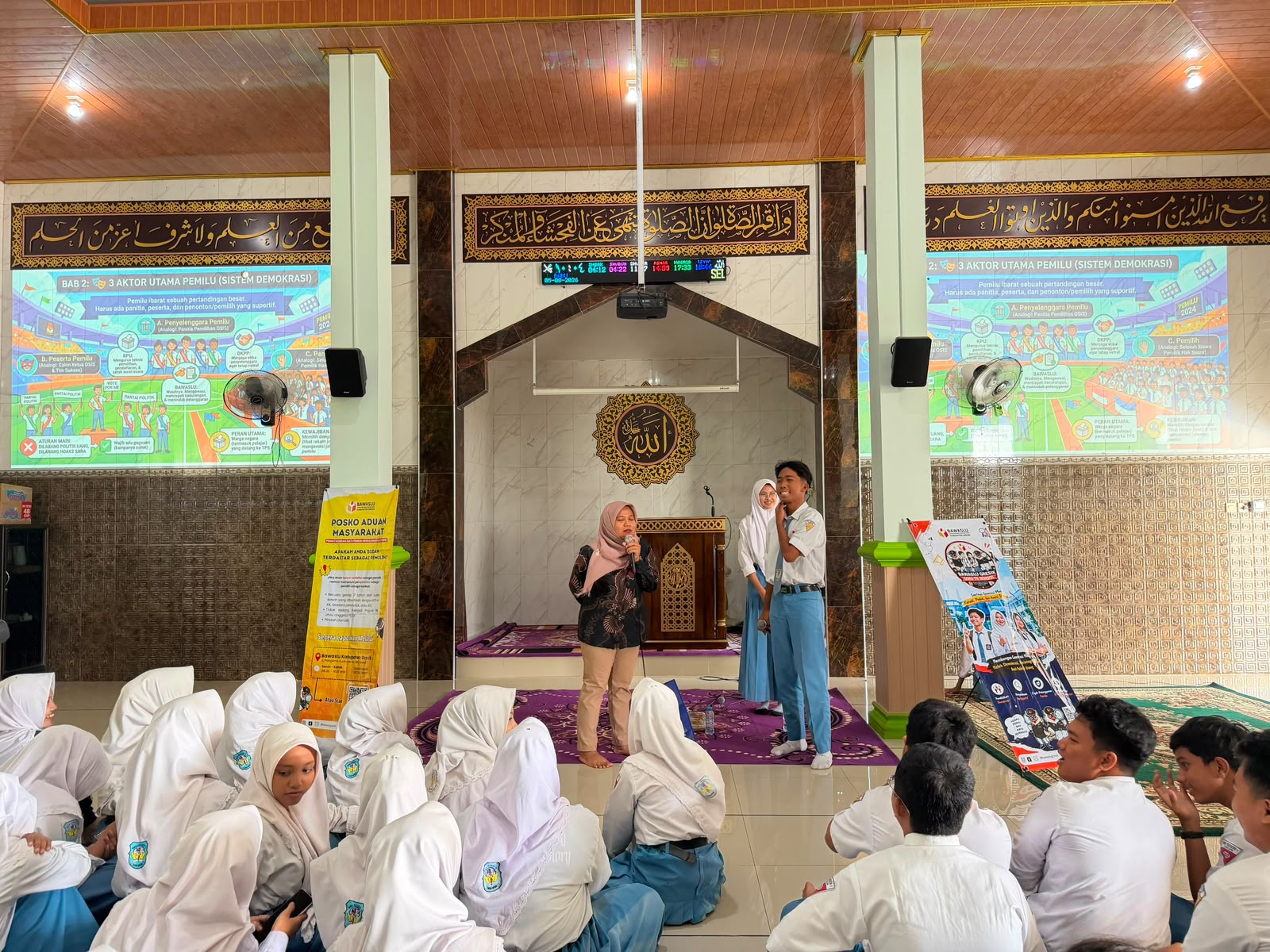 Bawaslu Gresik Goes to School