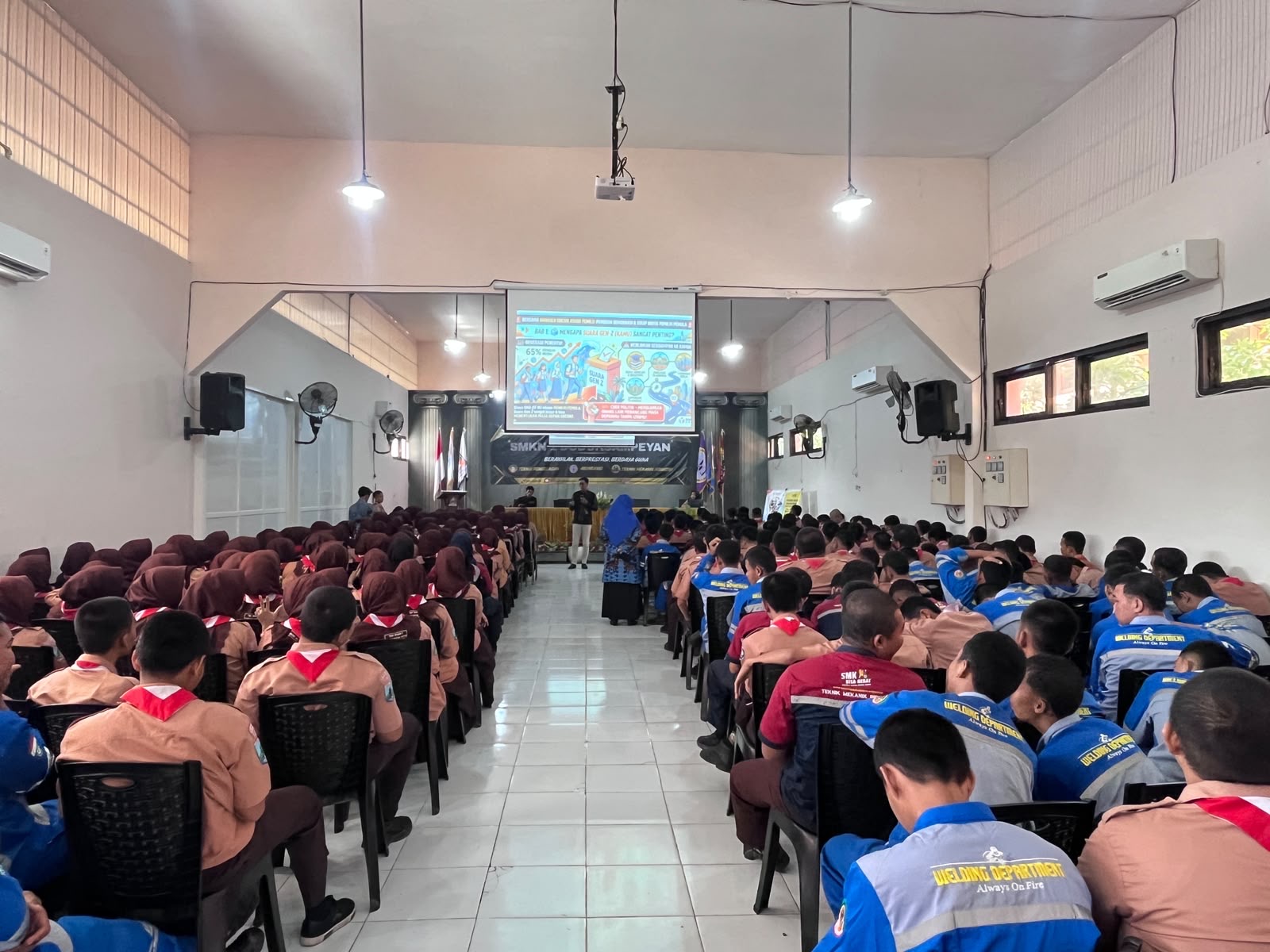 Bawaslu Gresik Goes to School