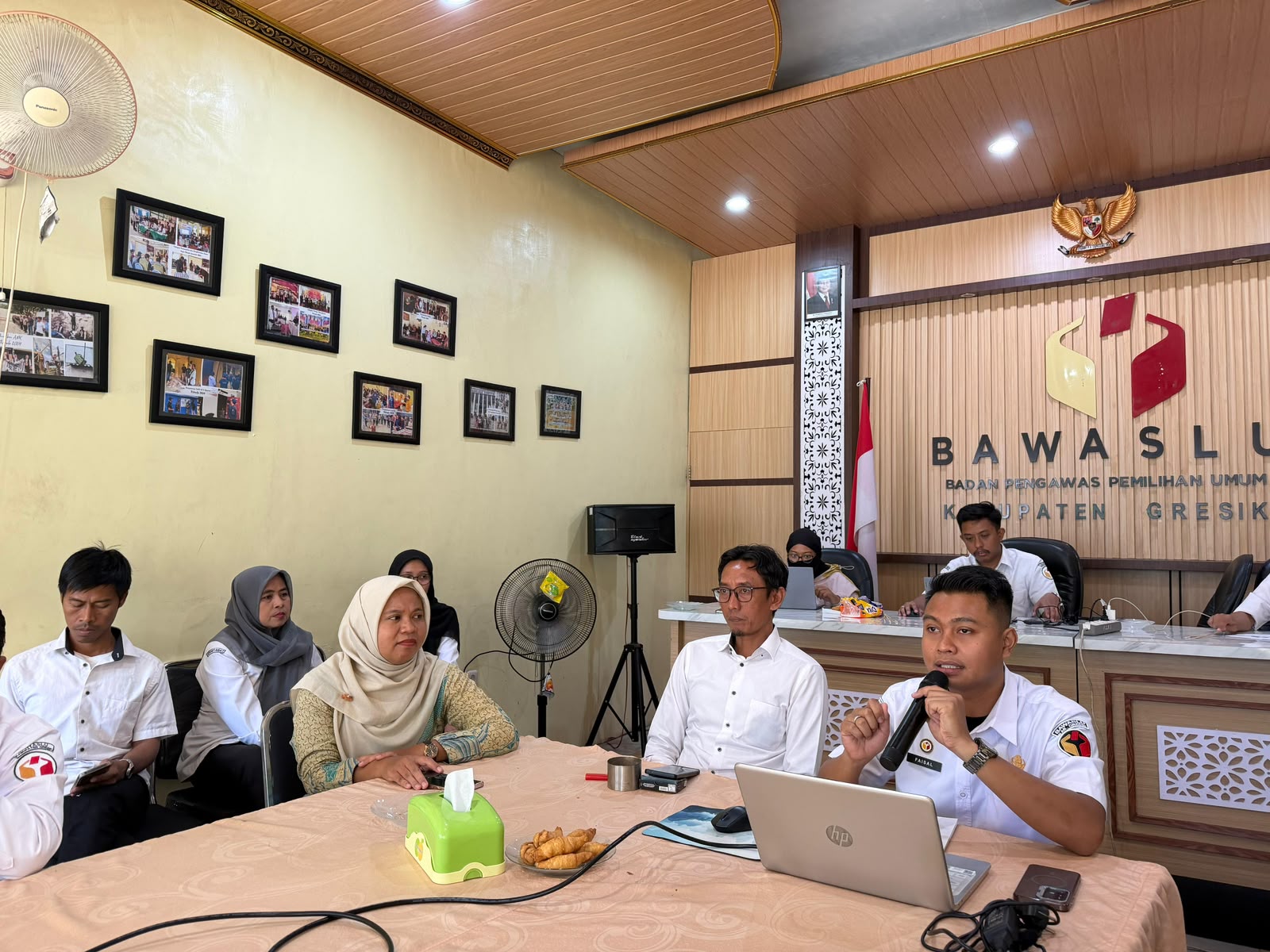 Diskusi mingguan