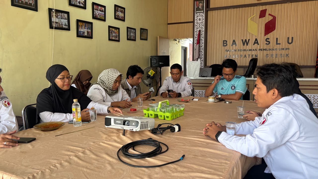 Rapat internal bawaslu gresik