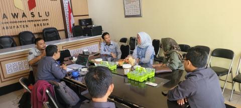 Supervisi Bawaslu Jatim ke Bawalu Gresik