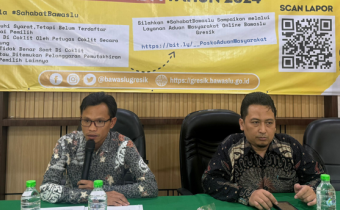 Anggota Bawaslu Gresik Habibur Rohman dan Robbah Khunaifih