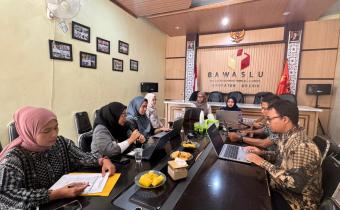 Bawaslu Gresik Terima Supervisi Sosialisasi Perpres 46 Tahun 2025 dari UKPBJ Bawaslu RI