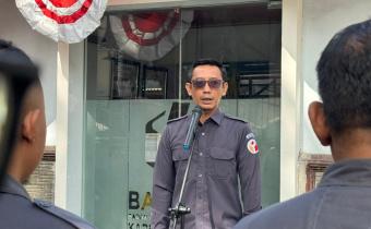 Rozikin pimpin apel senin