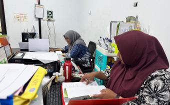 Staf Keuangan Bawaslu Gresik