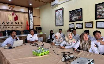 Diskusi mingguan Bawaslu Gresik