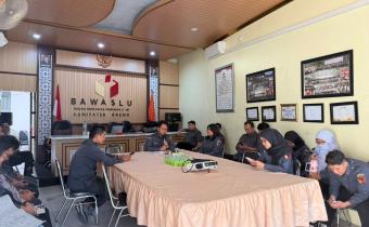 Rapat Internal Bawaslu Gresik