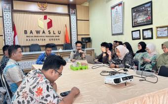 Rapat internal bawaslu