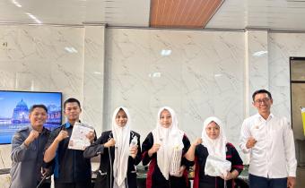 Bawaslu Goes to shool