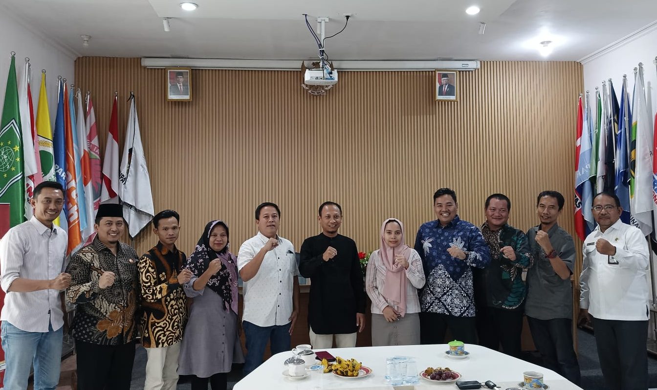 Silaturrahim Bawaslu Gresik dan KPU Gresik di Kantor KPU Gresik